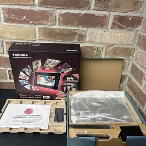 Toshiba Digital Media Frame 8" BLACK Wi-Fi SD USB Speakers DMF82XKU NEW